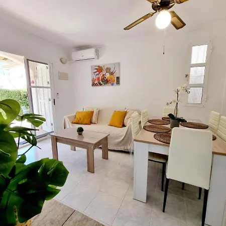 Semesterbostad Itaca Street Bungalow Torrevieja