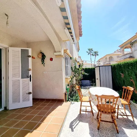 Itaca Street Bungalow * Torrevieja