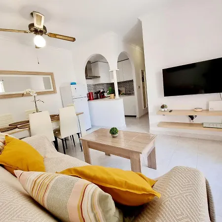 Itaca Street Bungalow *